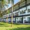 Southern Palms Beach Resort