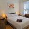 Spacious 2-bed apartment in central Kingston near Richmond Park