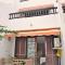2 min Walk to Beach - Private Solarium Bungalow