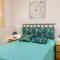 Esmeralda. Lovely and new apartment right by the ocean!