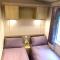 Gold Standard Caravan on South View Park - 斯凯格内斯