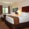 Cobblestone Inn & Suites - Clarion