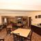 Cobblestone Inn & Suites - Clarion - Clarion