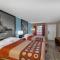Super 8 by Wyndham Bradenton Sarasota Area