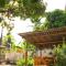 Coroaci Beach House