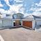 Orakei Grandeur Mansion with Sea Views & Pool - Auckland