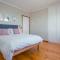 Oceanfront bungalow 3 br/2 ba, Wifi Fireplace: Guppy Huys