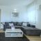Iris beach apartments
