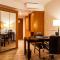 Island Club Hotel & Apartments