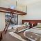 Hearns Beachside Villa 4