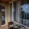 Foto: Summer Breeze and Sea View in 2-BDR Apartment 1/19