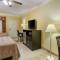 Quality Inn & Suites at The Outlets Mercedes-Weslaco - Mercedes