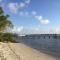 Charming Cottage Vacation Home Home - West Palm Beach