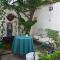 Buckhouse Elegant Village Apartment