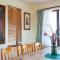 Coastal Spacious Mountain Views