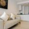 Elegant Best View 1BR Branz BSD City Apartment By Travelio - 当格浪