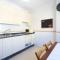 Modern 2bedroom Seaviews & Wifi
