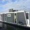 Tiny floating house Ibiza - Maastricht