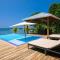Vivaro Roatan Beachfront