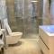 Extraordinary apartment with double shower