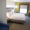 Holiday Inn Express & Suites Alexandria, an IHG Hotel