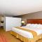 Holiday Inn Express Hotel & Suites Fort Atkinson, an IHG Hotel - Fort Atkinson