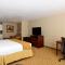 Holiday Inn Express Hotel & Suites Fort Atkinson, an IHG Hotel - Fort Atkinson