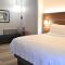 Holiday Inn Express & Suites Batesville by IHG