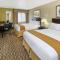 Holiday Inn Express & Suites Chicago-Libertyville by IHG