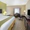 Holiday Inn Express & Suites Chicago-Libertyville, an IHG Hotel