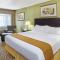 Holiday Inn Express & Suites Chicago-Libertyville, an IHG Hotel