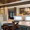 Holiday Inn Express & Suites - Yorkville by IHG