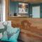 John Luxury Suites