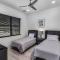 BEACH 5 MIN. WALK-LUXURIOUS MODERN POOL HOME
