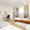 Split Symphony Garden: Modern, new Apartment (4+1), 5 min walk to ˝Firule˝ SAND BEACH, 12 min walk to CITY CENTER - Split