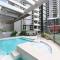 SK2 - CHARMING Skyline CBD w River Views 3 BR Private Apartment