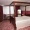 Motel Mayfair on Cavell