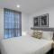 Oaks Melbourne Southbank Suites