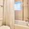 Beautiful 3 Bedroom Townhouse in Old Town North, Brewery District