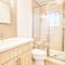 Beautiful 3 Bedroom Townhouse in Old Town North, Brewery District