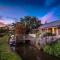 Stonewell Cottages and Vineyards