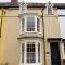 Gwalia House- Stunning Central Townhouse with 3 ensuite bedrooms