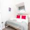12 Bootham Court Stylish Modern 2-Bed Flat in York with Parking Pass the Keys