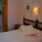 Hostal Los Claveles - Priego