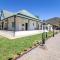 Victorian Square Guesthouse - Graaff-Reinet