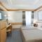 Hotel White