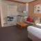Blue Whale Motor Inn & Apartments