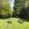 Beautiful mansion in private gated Rd Hot tub FREE SAUNA - Luton