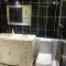 Beautiful mansion in private gated Rd Hot tub FREE SAUNA - Luton