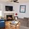 2br Empire Avenue WALK to Lifts and Main St - No Car Required!